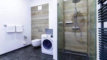 Dusche, Haartrockner, Handtücher