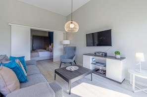 1 habitación, tabla de planchar con plancha, wifi gratis y ropa de cama 