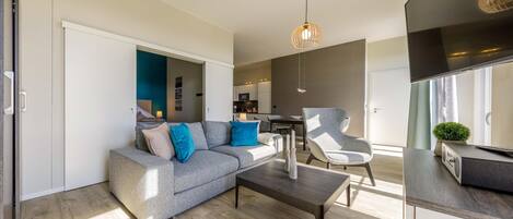 Télévision, chaîne hi-fi