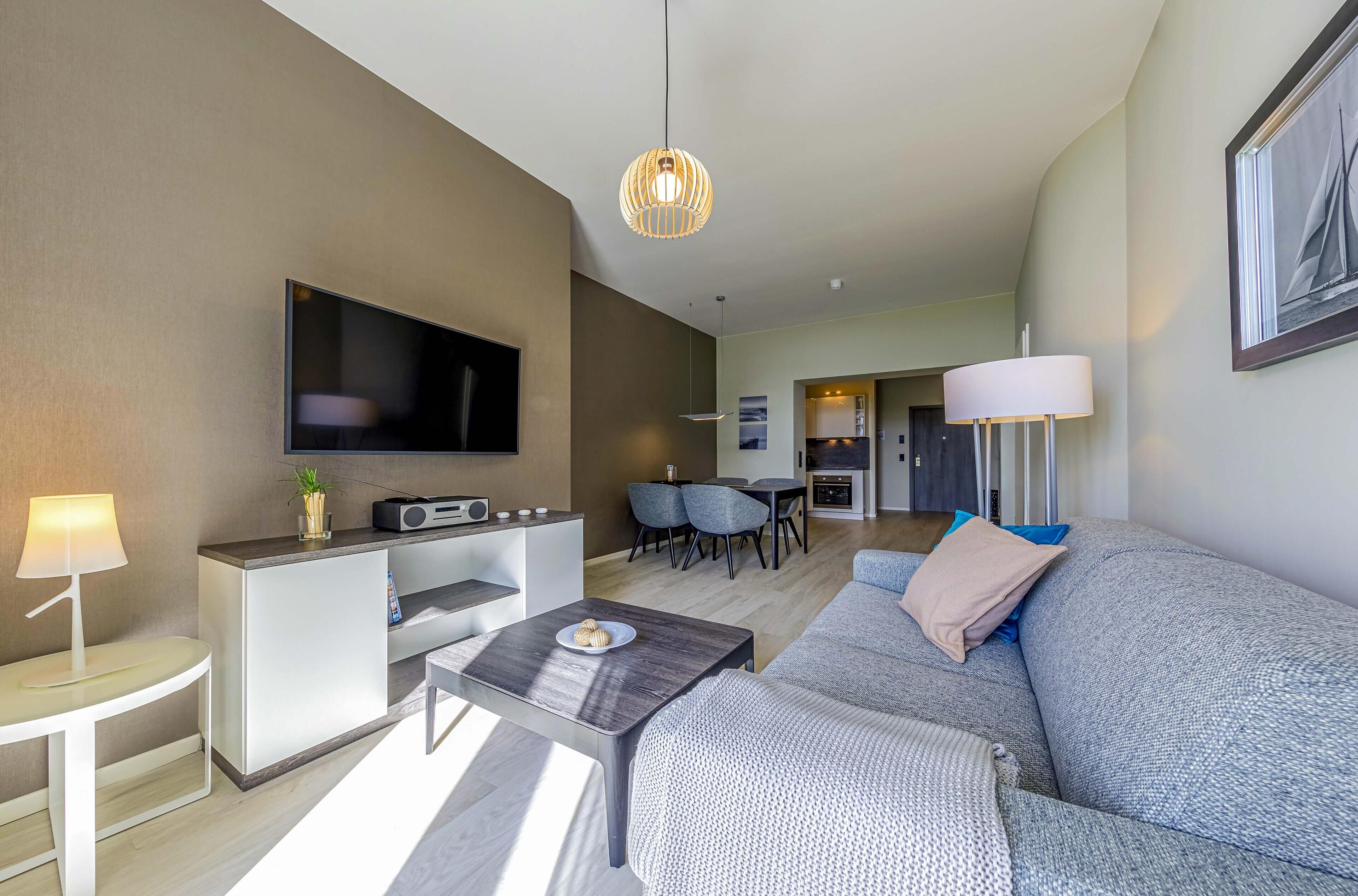 Fernseher, Stereoanlage