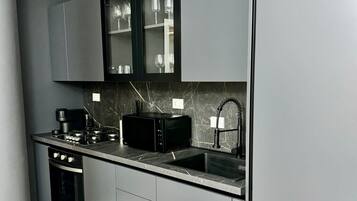 Kühlschrank, Ofen, Herdplatte, Geschirrspüler