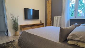 2 Schlafzimmer, BĂŒgeleisen/BĂŒgelbrett, WLAN, BettwĂ€sche