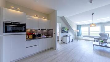 Refrigerador, microondas, horno y parrilla de estufa