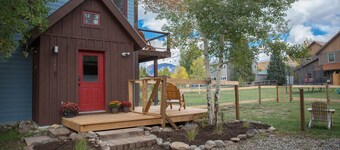 Fenced Backyard! Dog-friendly! Bus Shuttle!