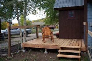 Property grounds - Fenced Backyard! Dog-friendly! Bus Shuttle! (Crested Butte)