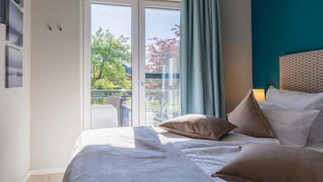 2 bedrooms, iron/ironing board, free WiFi, bed sheets