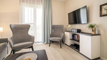 Fernseher, Stereoanlage