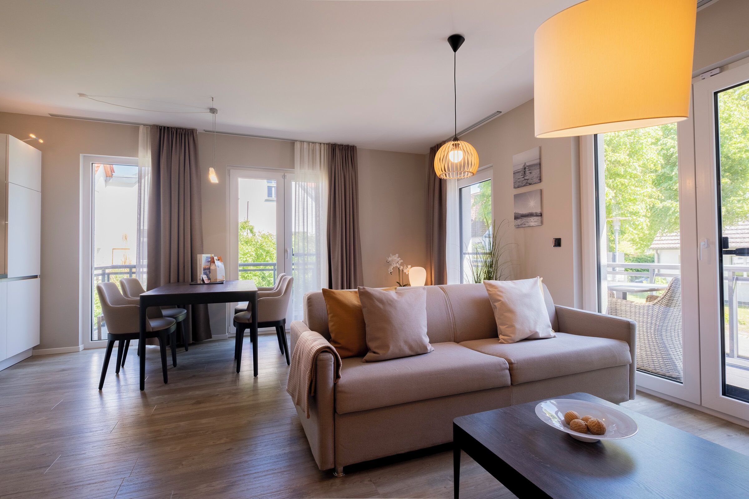 Télévision, chaîne hi-fi