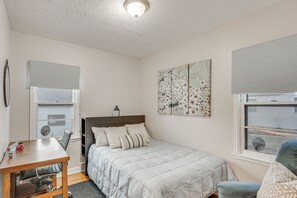 Interior - 7 Mi to Downtown Minneapolis: Home w/ Fire Pit! (Richfield)