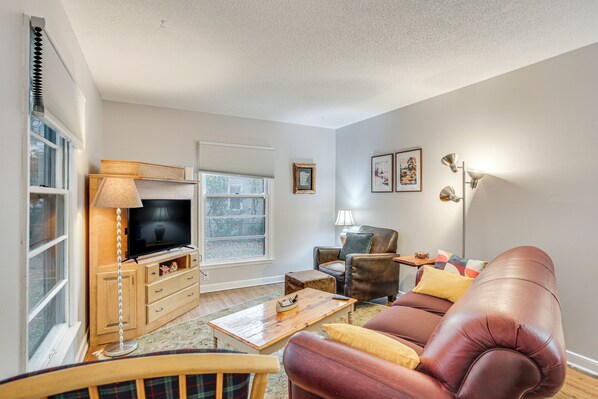 Interior - 7 Mi to Downtown Minneapolis: Home w/ Fire Pit! (Richfield)