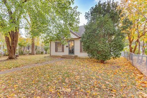 Interior - 7 Mi to Downtown Minneapolis: Home w/ Fire Pit! (Richfield)