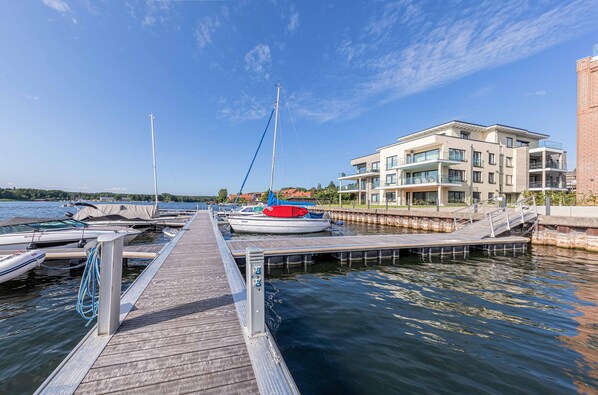 Marina - Vacation apartment Wasserlilie with large balcony (Malchow)