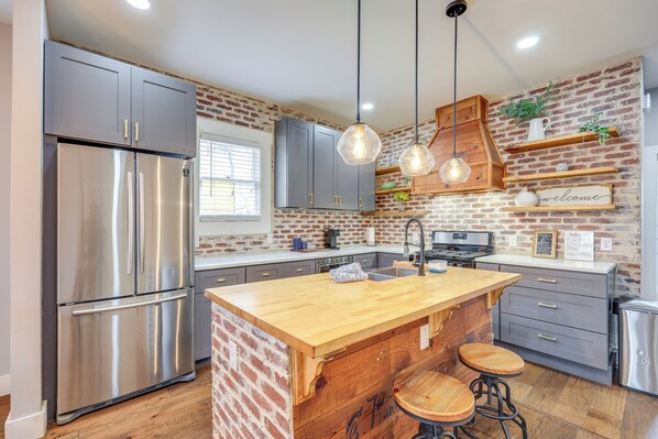 House (3 Bedrooms) | Interior - ~ 2 Mi to Dtwn San Antonio: Comfy Home w/ Yard! (San Antonio)