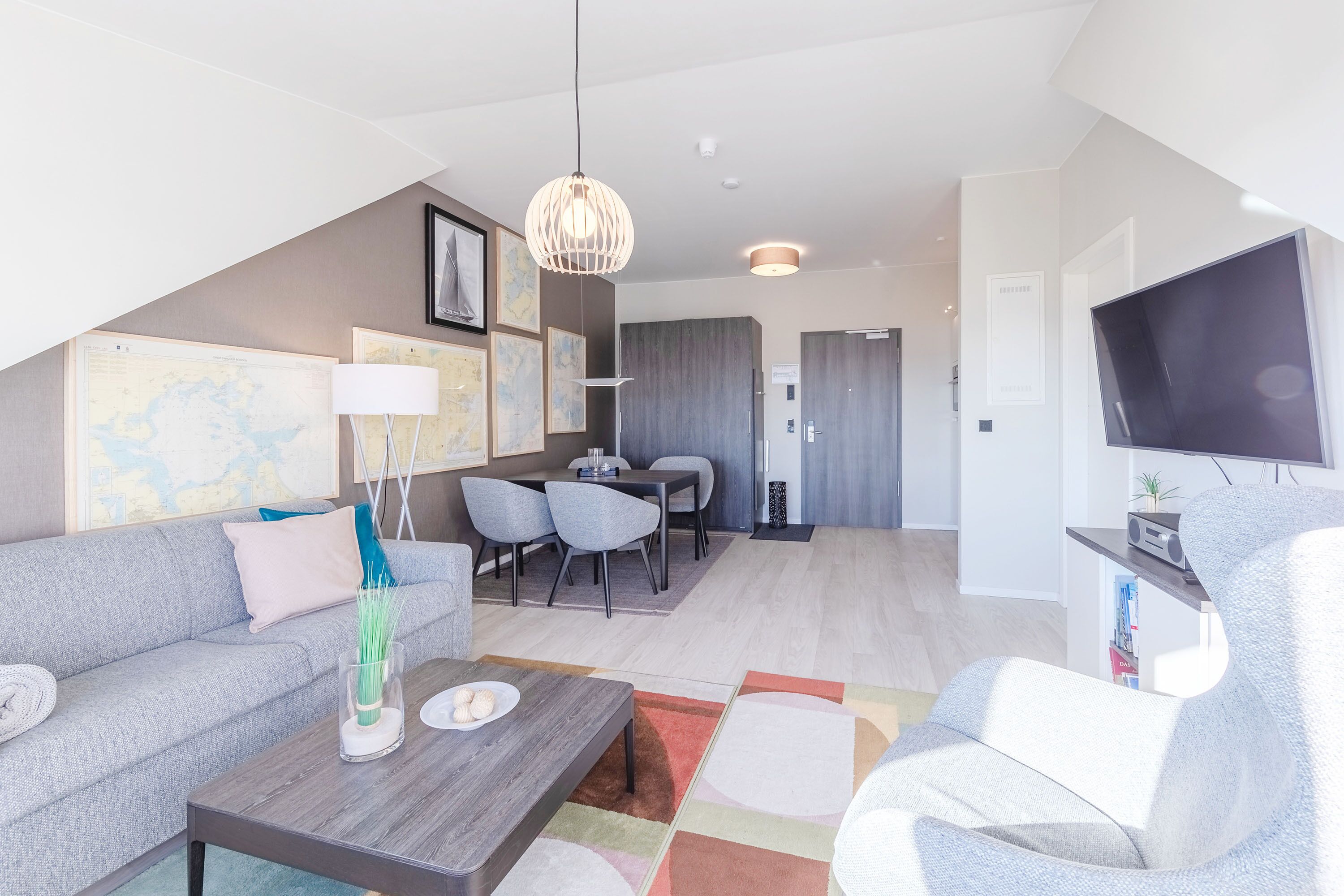 Fernseher, Stereoanlage