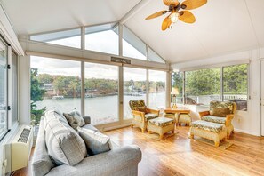Interior - 'the Waterfront Gem' w/ Dock in Osage Beach! (Osage Beach)