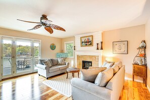 Interior - 'the Waterfront Gem' w/ Dock in Osage Beach! (Osage Beach)