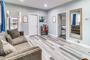 Apartment (2 Bedrooms) | Front of property - 4 Mi to Dtwn: Detroit Townhome Near North End (Detroit)