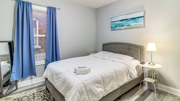 ์ํํธ (2 Bedrooms) | ๋ด๋ถ