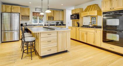 2 Mi to Winnipesaukee Shores: Gunstock Retreat