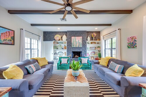 < 1 Mi to Dtwn: Home w/ Fenced Yard in Boerne!