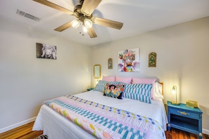House (3 Bedrooms) | Interior - < 1 Mi to Dtwn: Home w/ Fenced Yard in Boerne! (Boerne)