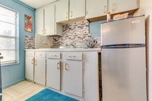 Apartment (0 Bedroom) | Interior - 4 Mi to Dtwn Little Rock: Studio w/ Porch (North Little Rock)