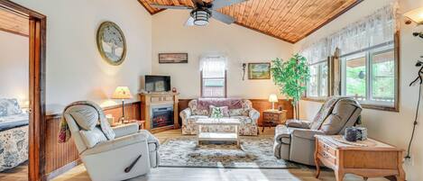 House (2 Bedrooms) | Front of property