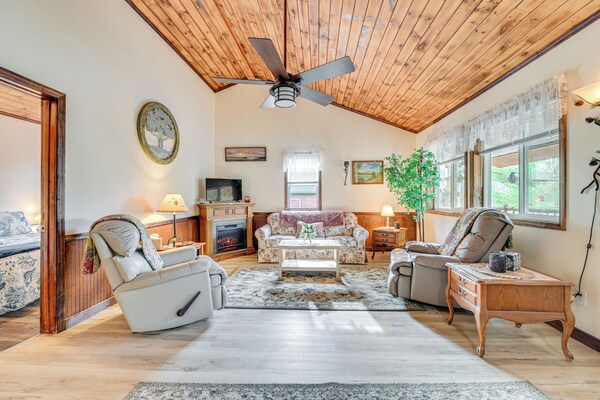 2 Mi To Lake Champlain: Cabin W/ River Access! - Grand Isle State Park, Grand Isle