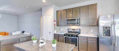 House (4 Bedrooms) | Interior