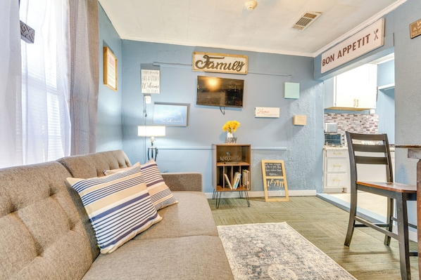 Apartment (0 Bedroom) | Interior - Centrally Located North Little Rock Studio w/ Yard (North Little Rock)