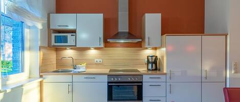 Kühlschrank, Ofen, Herdplatte, Geschirrspüler