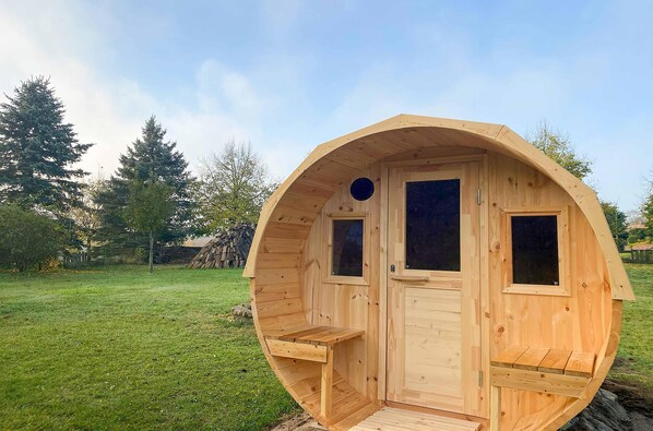 Exterior - Charming retreat in the middle of nature - Rohrdommel vacation apartment (Jabel)