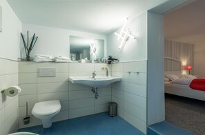 Bruser, hårtørrer, håndklæder