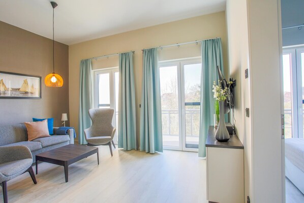 TV, stereo - Vacation apartment "Marco Polo Suite" in Wustrow between the Baltic Sea and the Bodden (Wustrow)