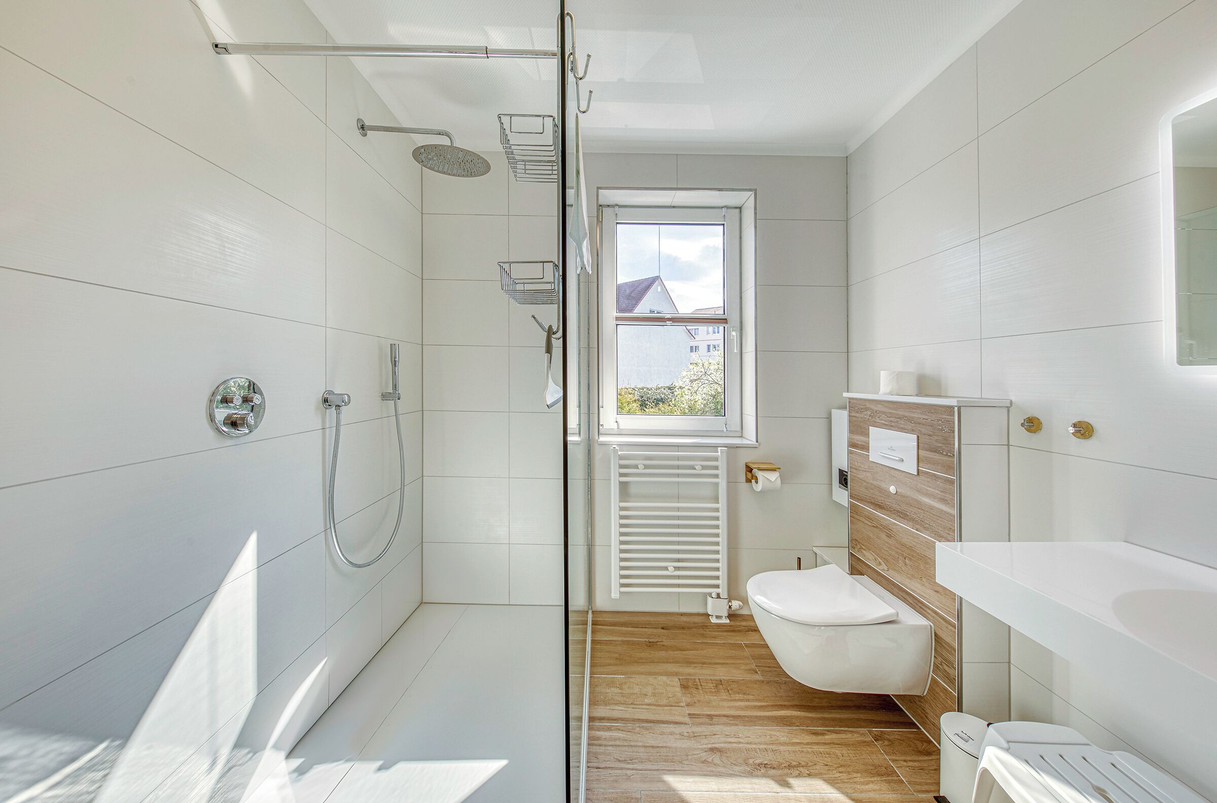 Dusche, Haartrockner, Handtücher