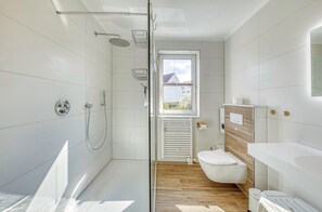 Bruser, hårtørrer, håndklæder
