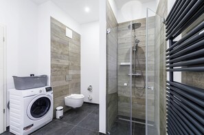 Shower, hair dryer, towels - 5-star vacation apartment Ostseequartier in the Baltic seaside resort of Wustrow (Wustrow)