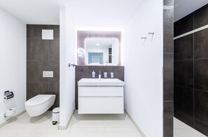 Hair dryer, towels