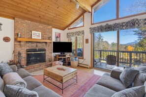 TV, peis og kontorer