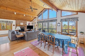 TV, peis og kontorer