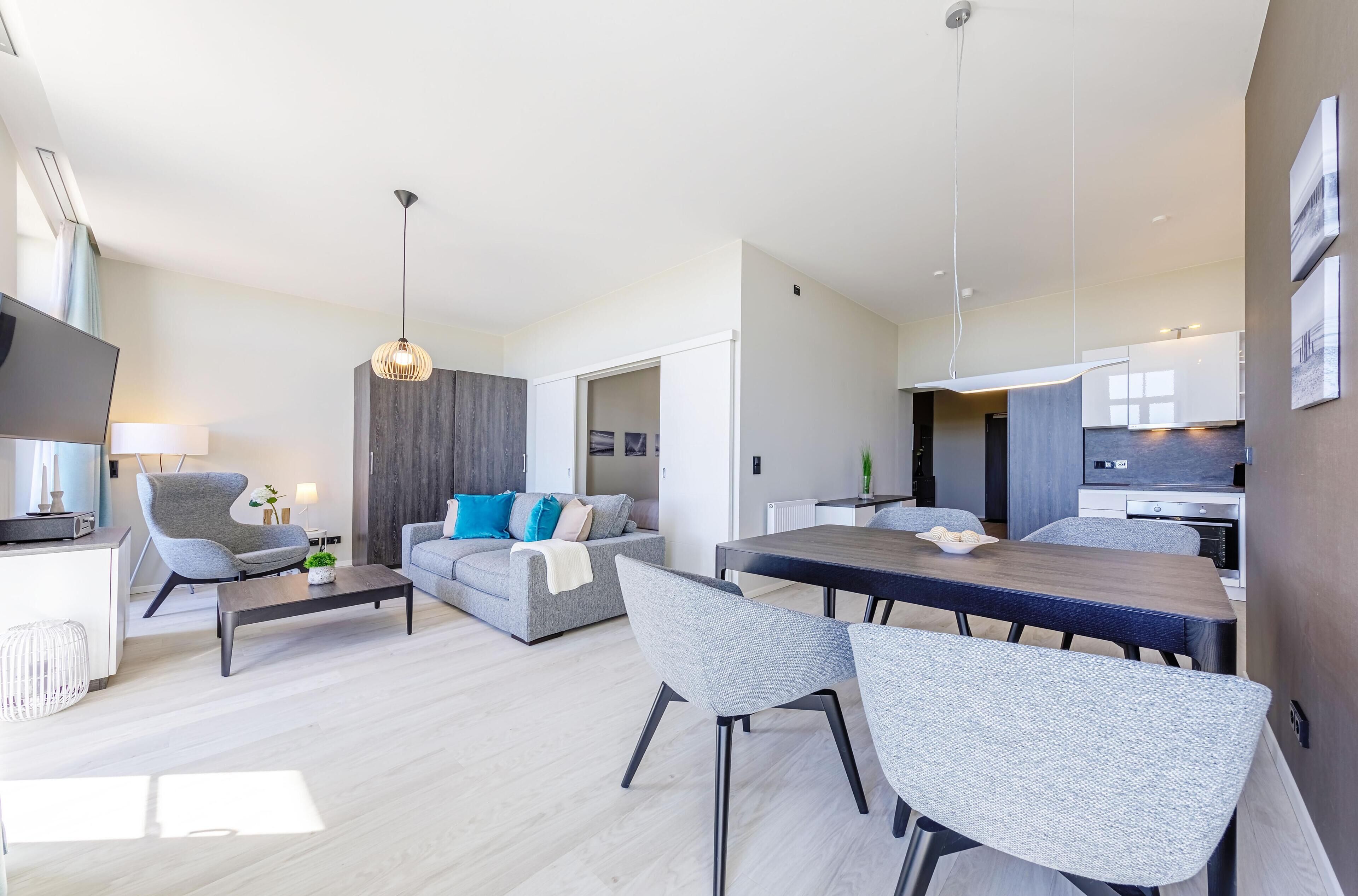 Fernseher, Stereoanlage