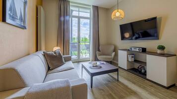 Fernseher, Stereoanlage