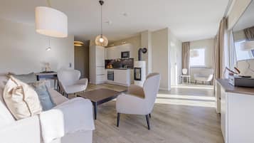 TV, caminetto, impianto stereo