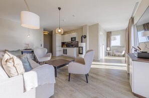 TV, fireplace, stereo - Vacation apartment summer suite between the Baltic Sea and the Bodden (Wustrow)