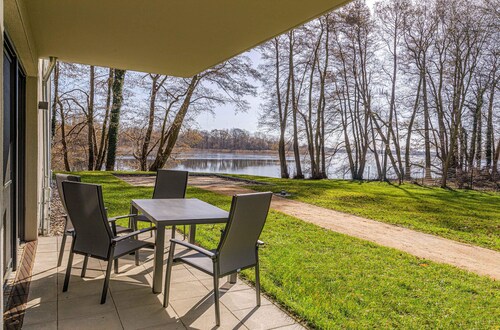 Namaste - Stilvolle 5 Sterne Ferienwohnung mit Terrasse direkt am Krakower See