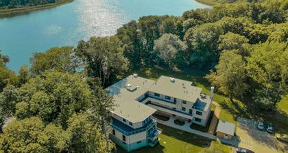 5 star vacation apartment "Waldameise" with terrace in Krakower am See