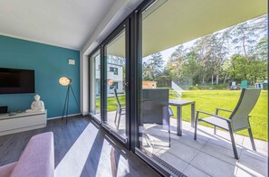 TV, stereo - Vacation apartment with terrace on Lake Krakow (Krakow am See)