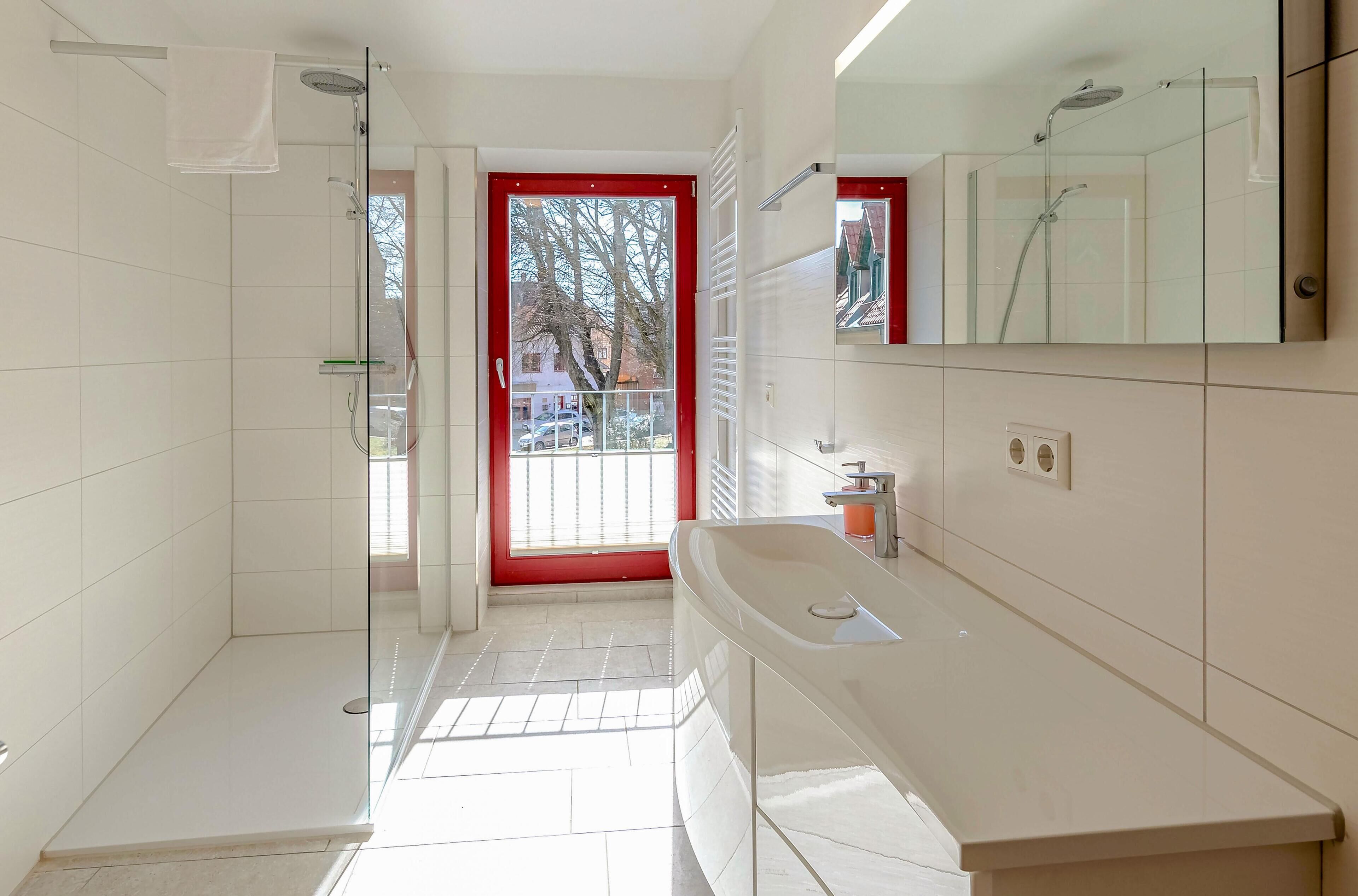 Dusche, Haartrockner, Handtücher