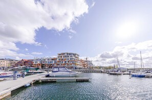Marina - 5-star vacation apartment "Am Lütten Meer" in the harbor residence Waren (Waren (Müritz))