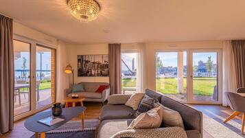 Fernseher, Stereoanlage